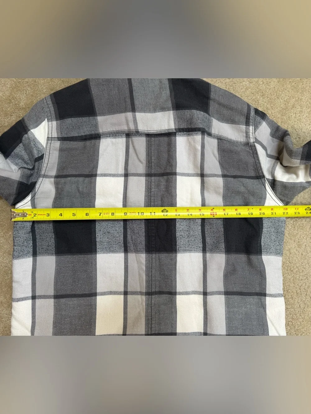 The North Face Men's Sz M Gray & Cream Plaid Snap-Up Shirt